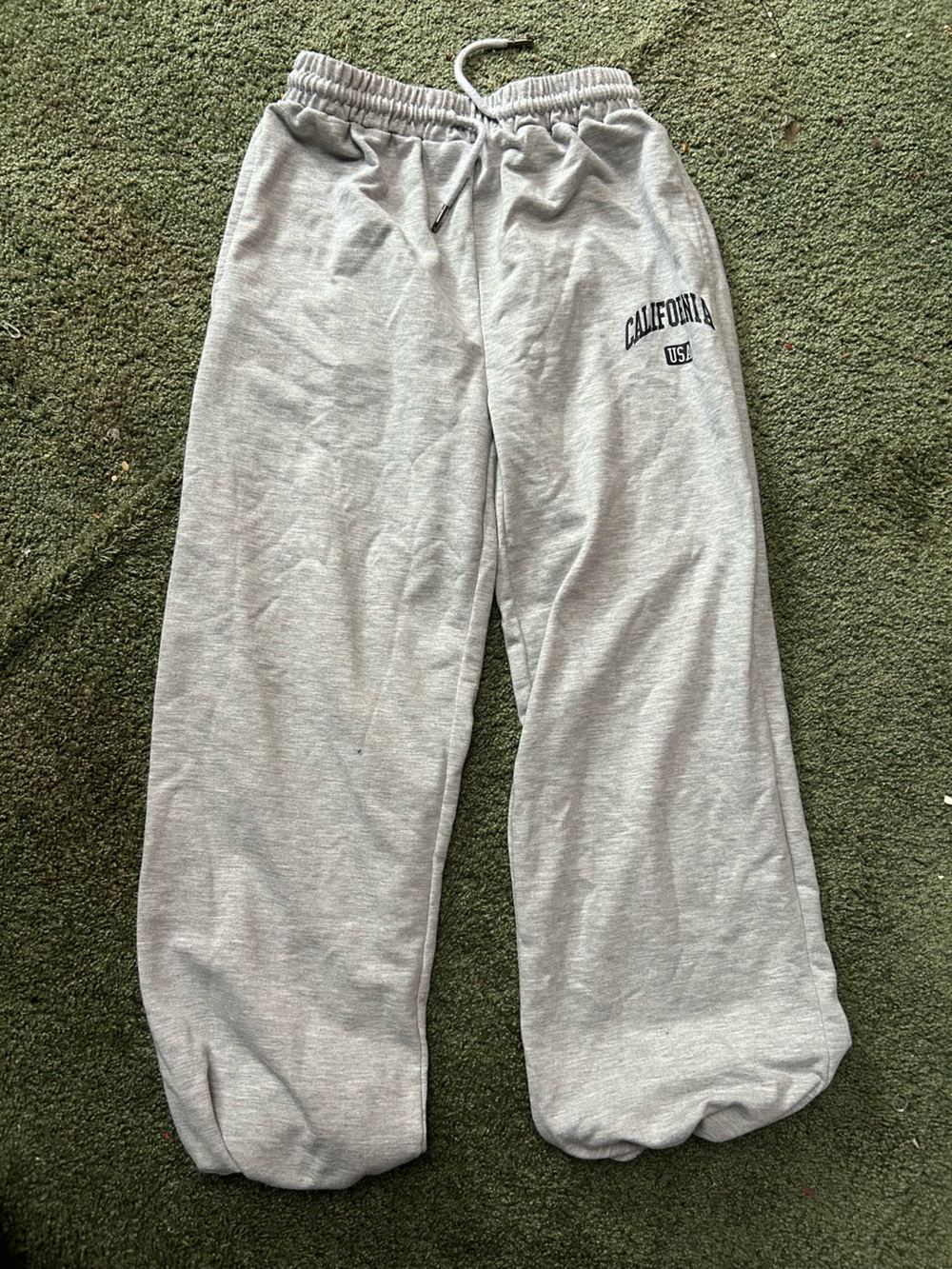 Gray Kids Sweatpants with California USA Print - Cozy Drawstring Joggers